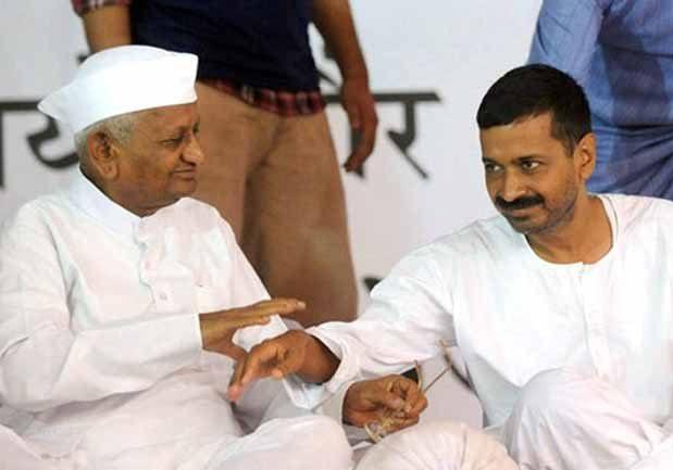 CM Kejriwal joins Anna Hazare at Jantar Mantar against Modi govt