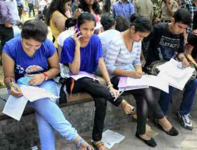 UPPSC exam 2015 paper leaked, Sold in Rs 5 lakh, paper cancelled