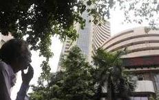 Nifty stocks got red in Global Recession, rupee falls 66.49per $